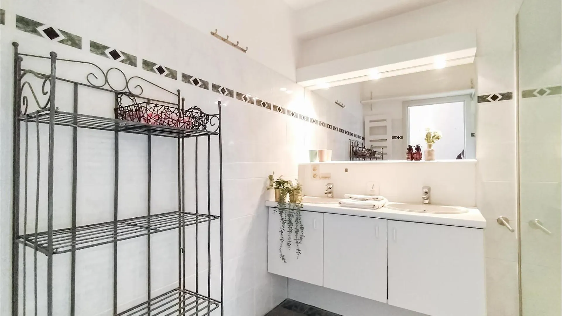 2 Bedroom Lovely Apartment In Oostende