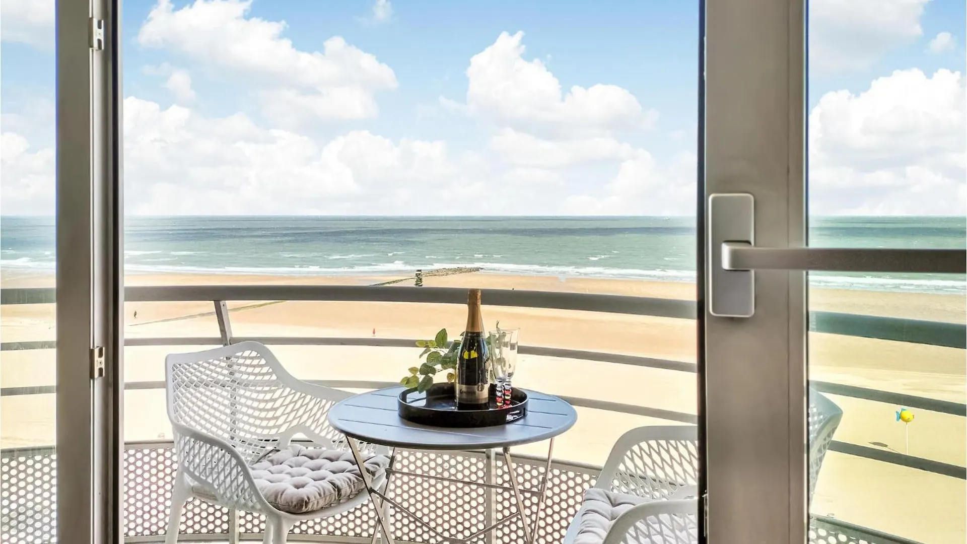 2 Bedroom Lovely Apartment In Oostende
