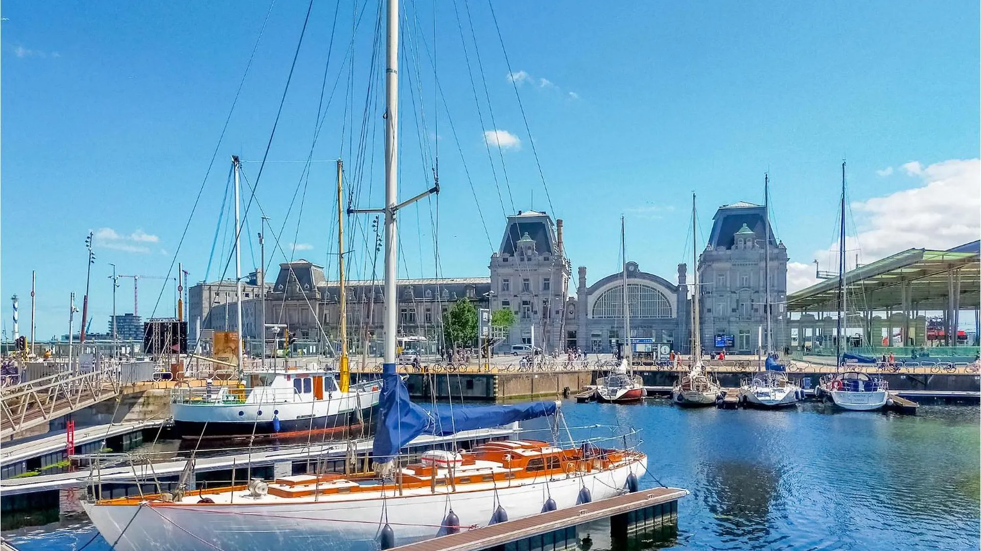 2 Bedroom Lovely Apartment In Oostende