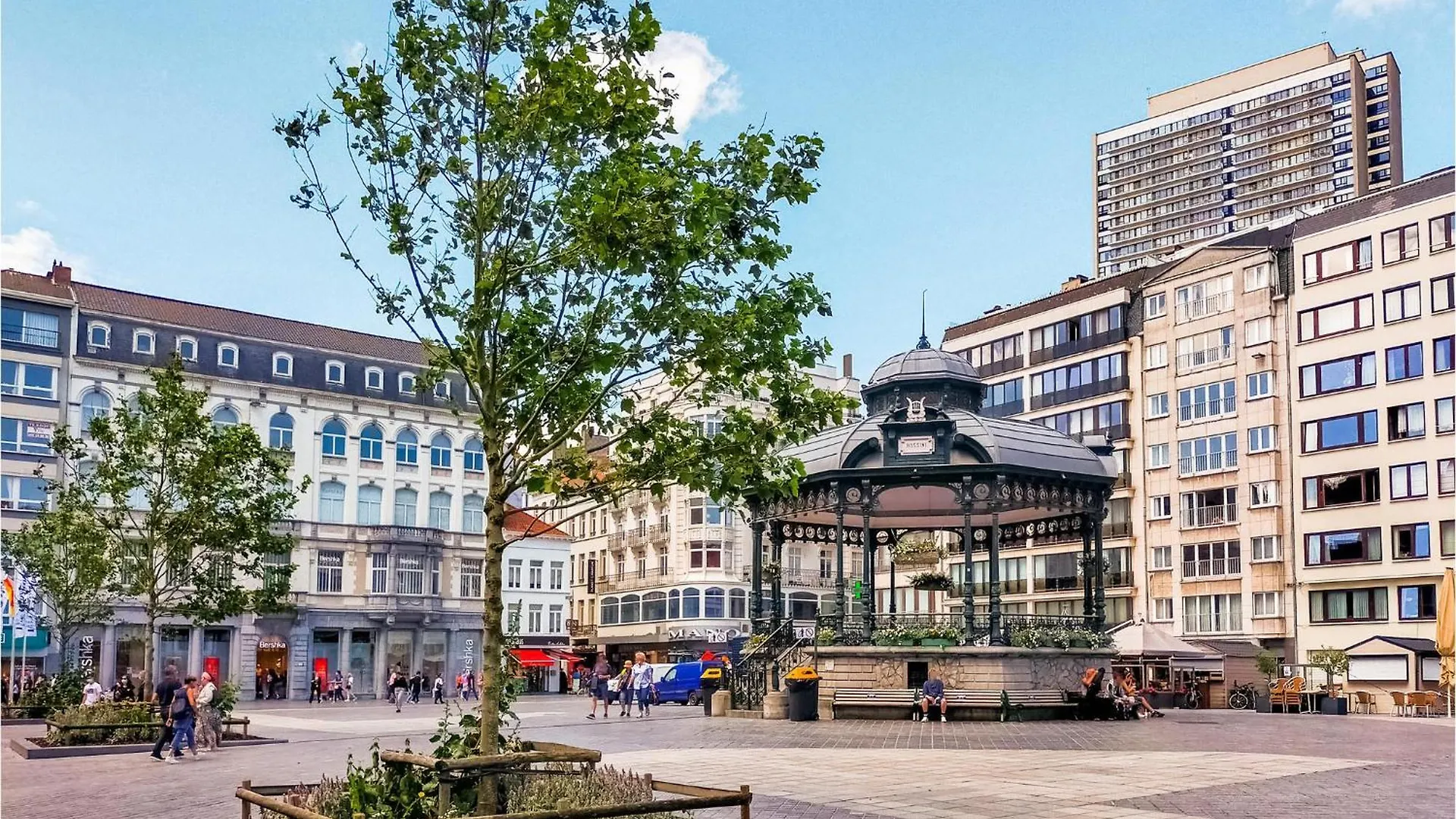 2 Bedroom Lovely Apartment In Oostende